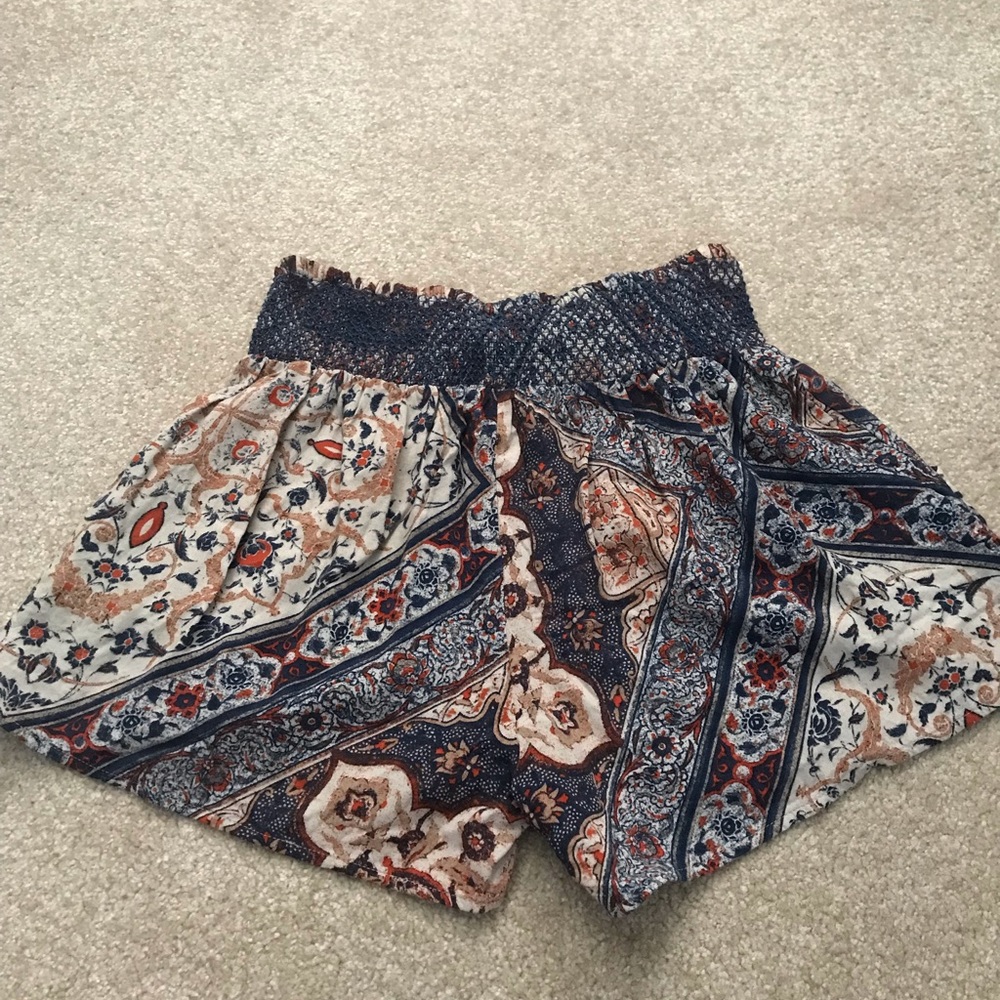 💫2/$20 Others Follow - Patterned shorts - Picture 2 of 6